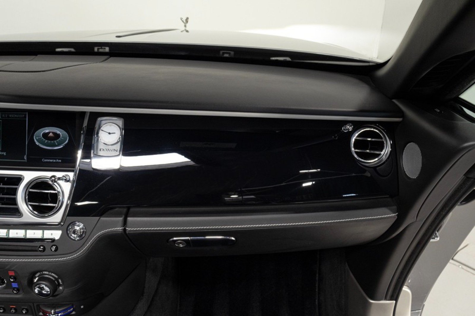 Used 2019 Rolls-Royce Dawn RWD image 54