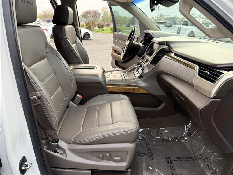 Used 2016 GMC Yukon XL Denali w/ Open Road Package AWD/4WD image 13
