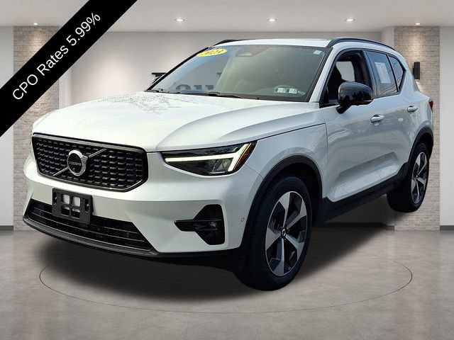 Certified 2023 Volvo XC40 B5 Plus w/ Climate Package AWD/4WD image 3
