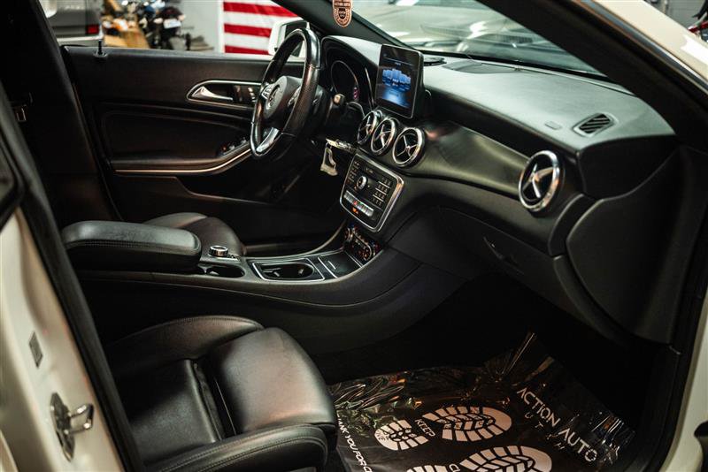 Used 2019 Mercedes-Benz CLA 250 image 13