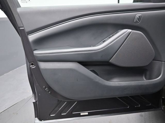 Used 2022 Ford Mustang Mach-E Select image 12