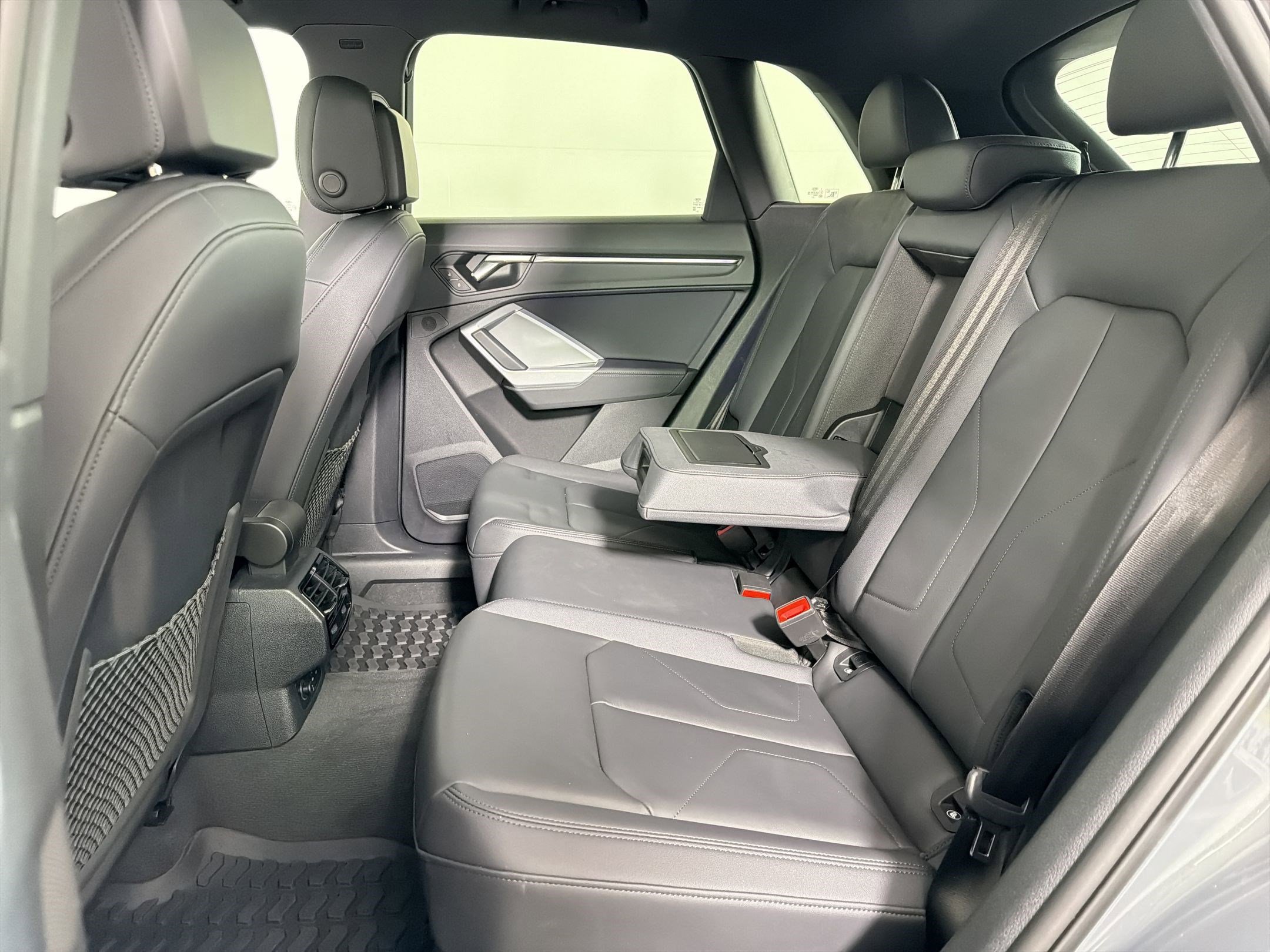 Used 2024 Audi Q3 2.0T Premium Plus w/ Premium Plus Package image 14