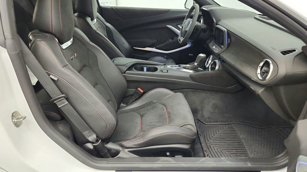 Used 2021 Chevrolet Camaro ZL1 image 36