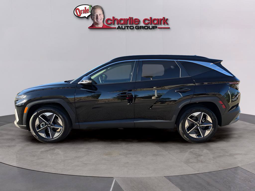 Used 2025 Hyundai Tucson SEL FWD image 2