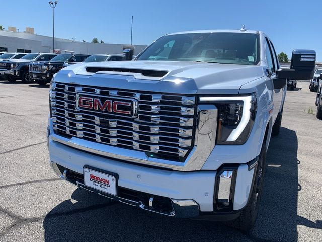New 2026 GMC Sierra 2500 Denali w/ Denali Reserve Package AWD/4WD image 3
