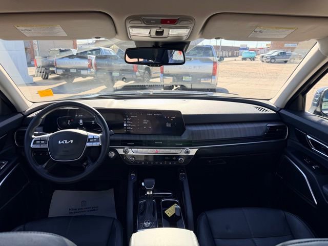 Used 2024 Kia Telluride EX w/ EX Captain's Chair Package image 19