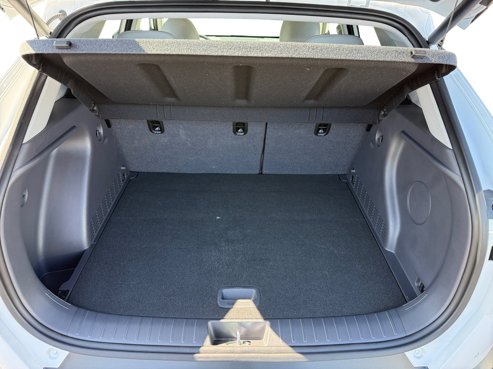 Certified 2025 Hyundai Kona Limited FWD image 17