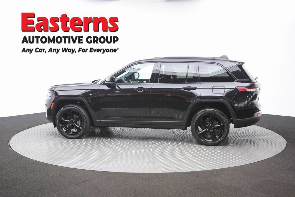 Used 2024 Jeep Grand Cherokee Altitude AWD/4WD image 62