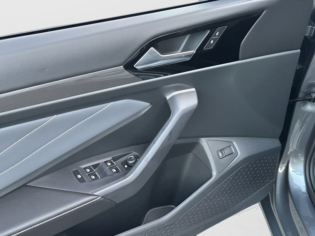 New 2026 Volkswagen Jetta SEL FWD image 13