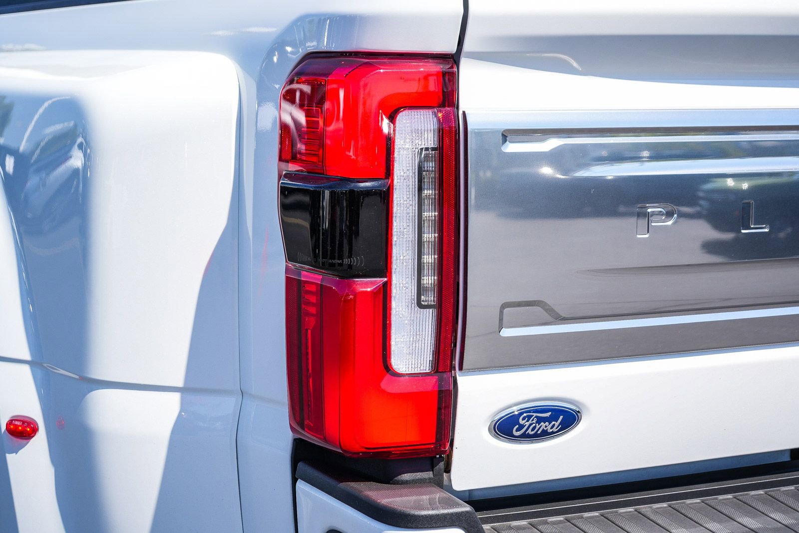 Used 2025 Ford F450 Platinum w/ Platinum Plus Package AWD/4WD image 9