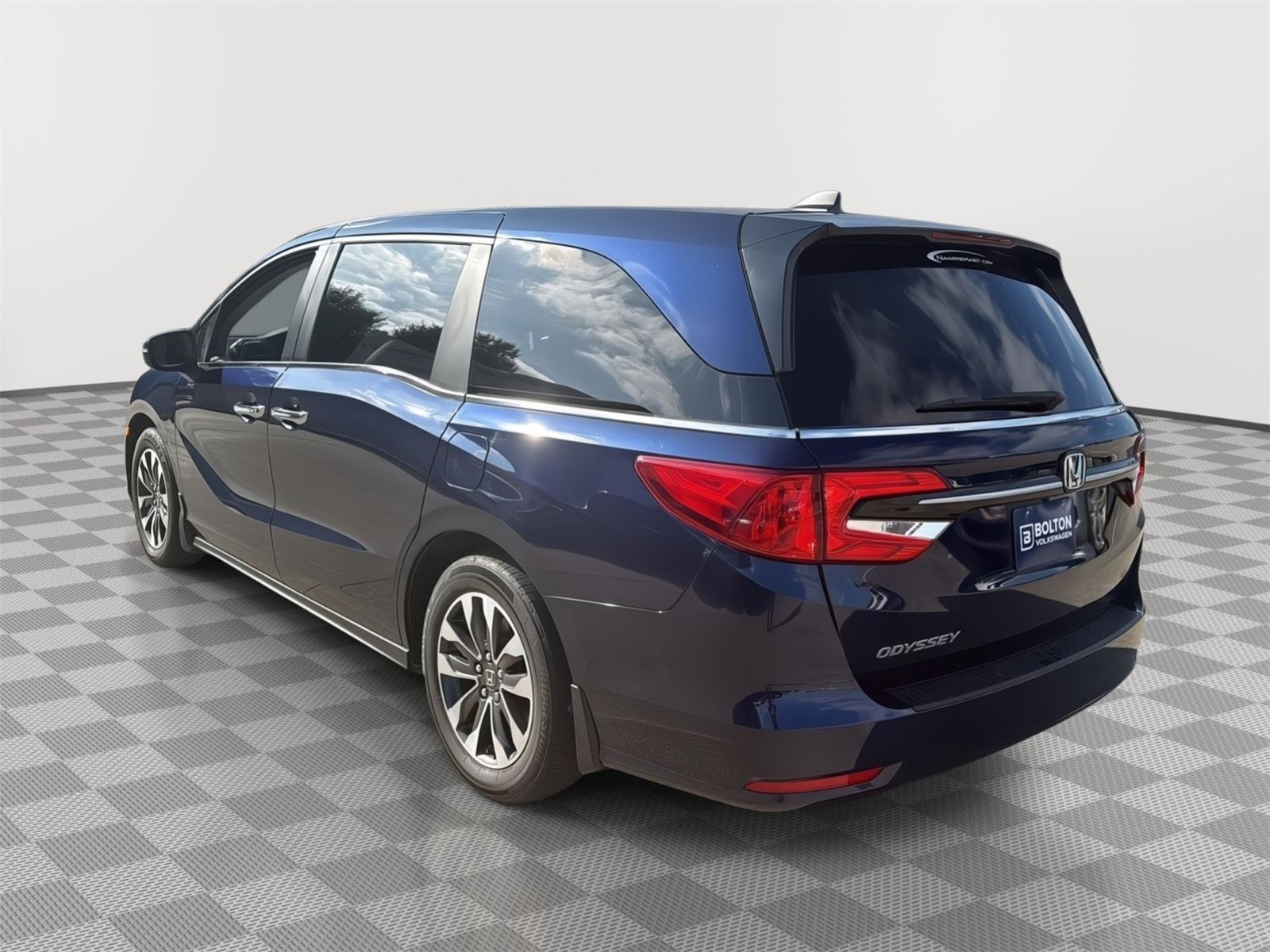 Used 2024 Honda Odyssey EX-L image 3