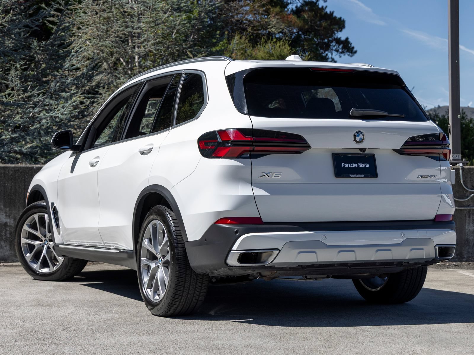 Used 2026 BMW X5 xDrive40i AWD/4WD image 3