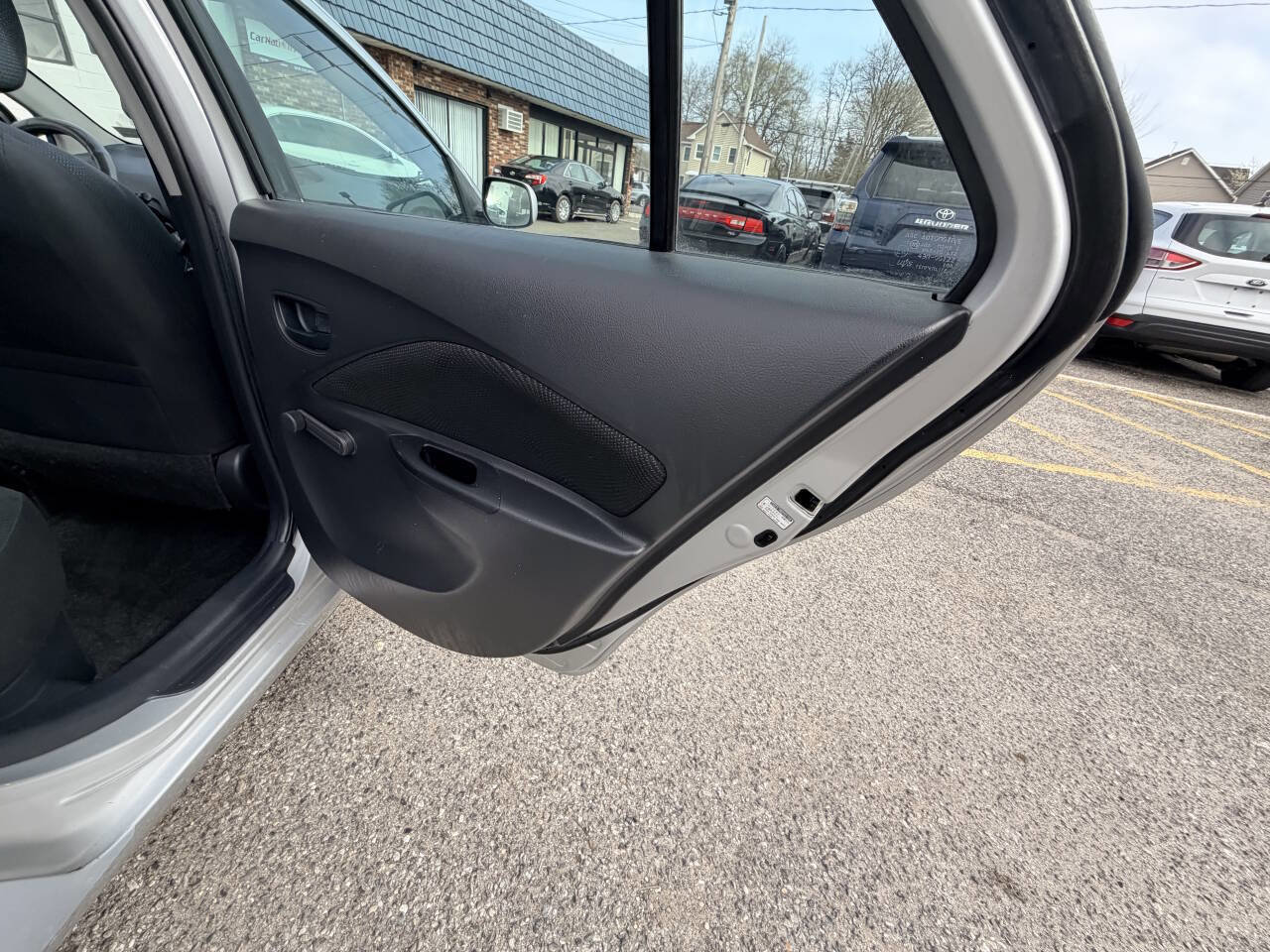 Used 2009 Toyota Yaris Sedan image 30