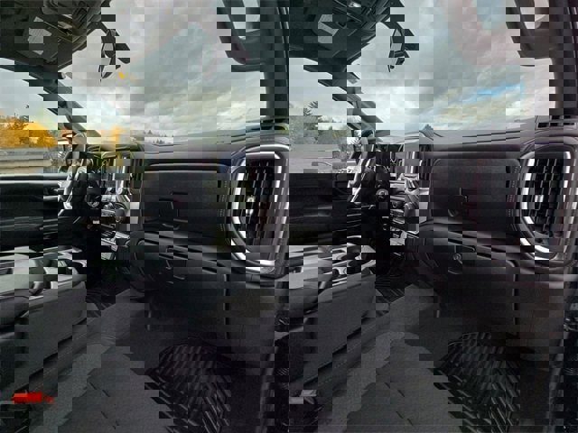 Used 2022 Chevrolet Silverado 2500 LT w/ Snow Plow Prep/Camper Package image 30