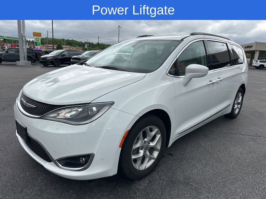 Used 2017 Chrysler Pacifica Touring-L w/ Tire & Wheel Group FWD image 8