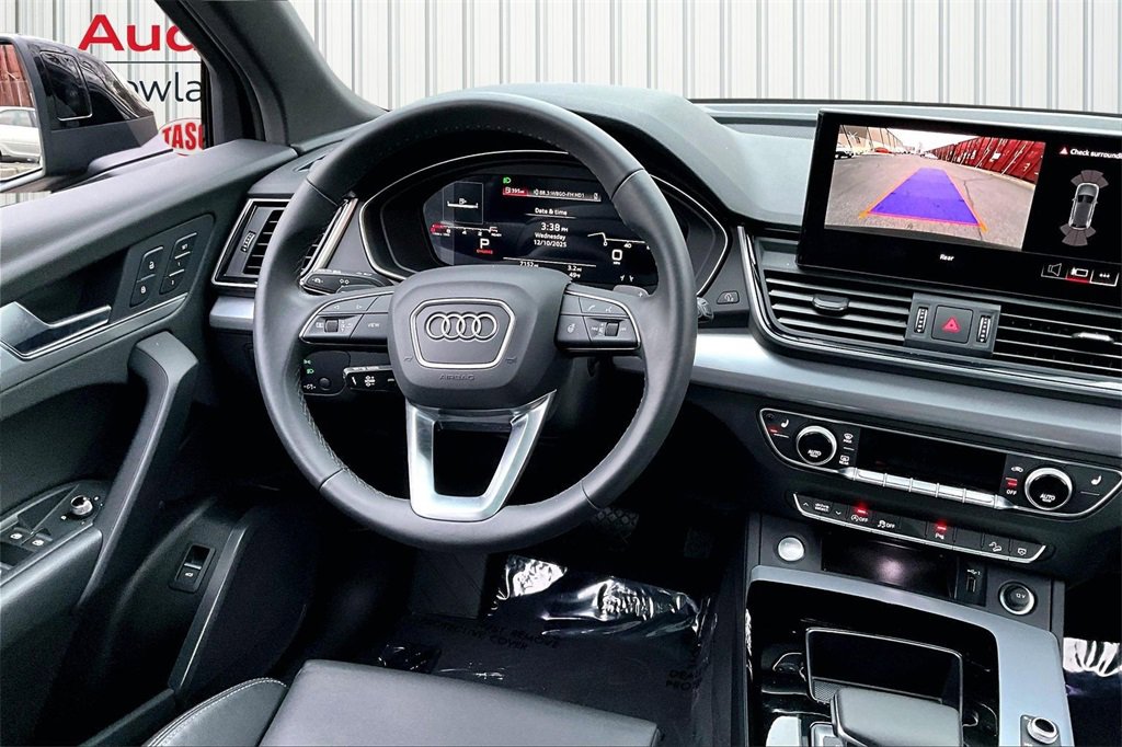 Used 2025 Audi Q5 2.0T Premium w/ Convenience Plus Package image 8