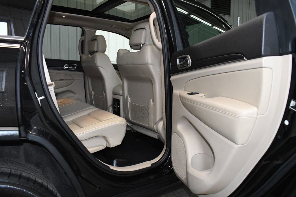 Used 2021 Jeep Grand Cherokee Limited w/ Sun & Sound Group AWD/4WD image 24