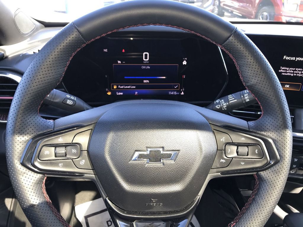 Used 2025 Chevrolet Trax RS w/ Sunroof Package image 14