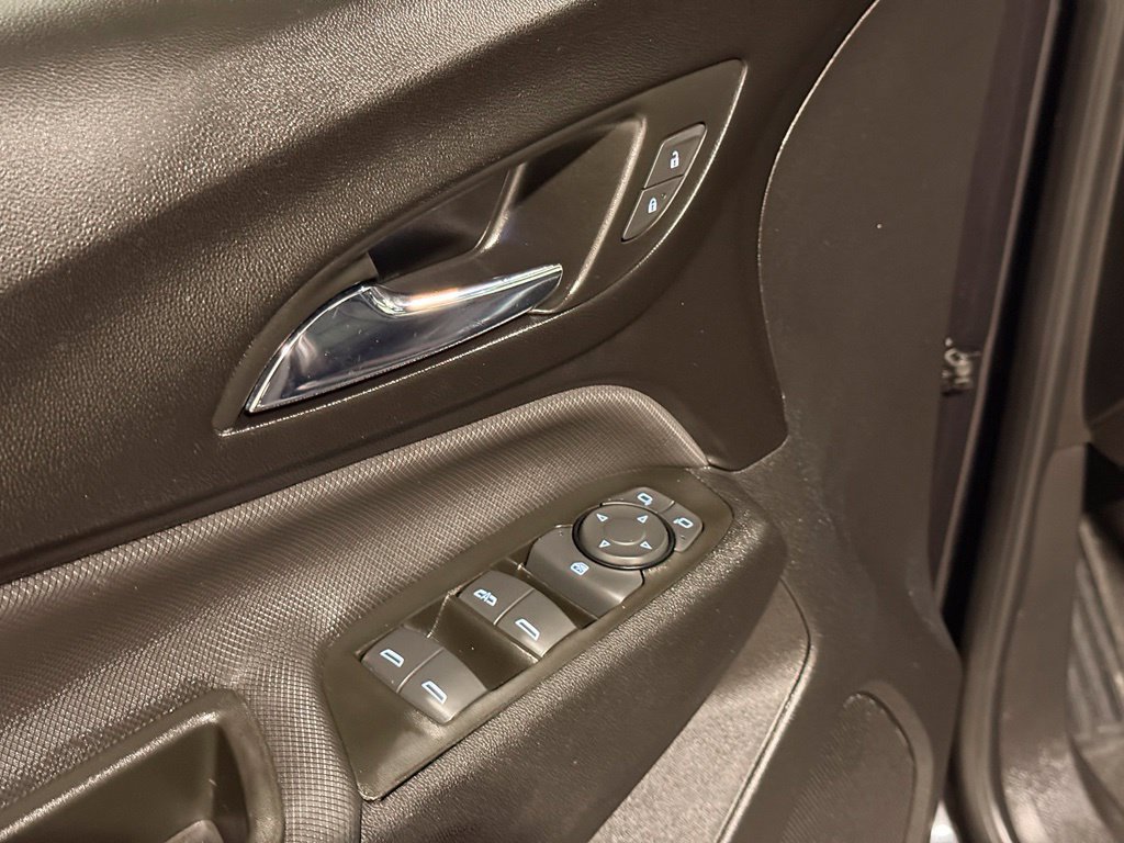 Used 2022 Chevrolet Equinox RS w/ RS Leather Package FWD image 14