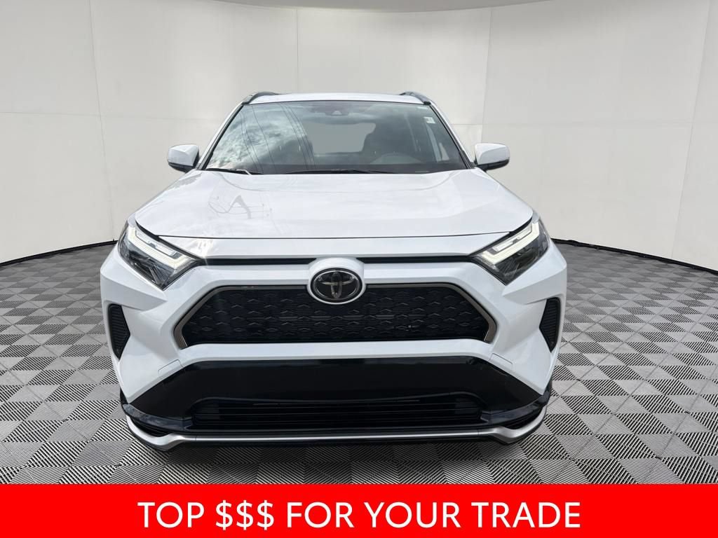 Used 2025 Toyota RAV4 SE AWD/4WD image 2