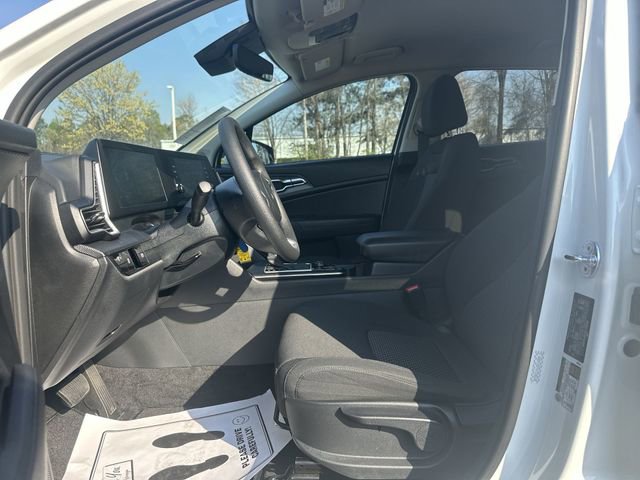 Used 2025 Kia Sportage LX image 12