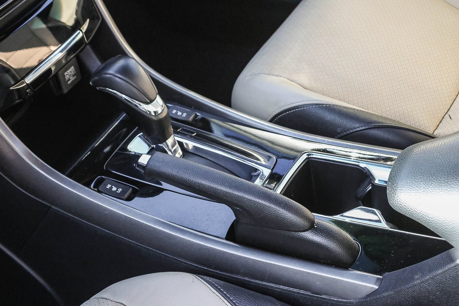 Used 2016 Honda Accord EX-L image 26