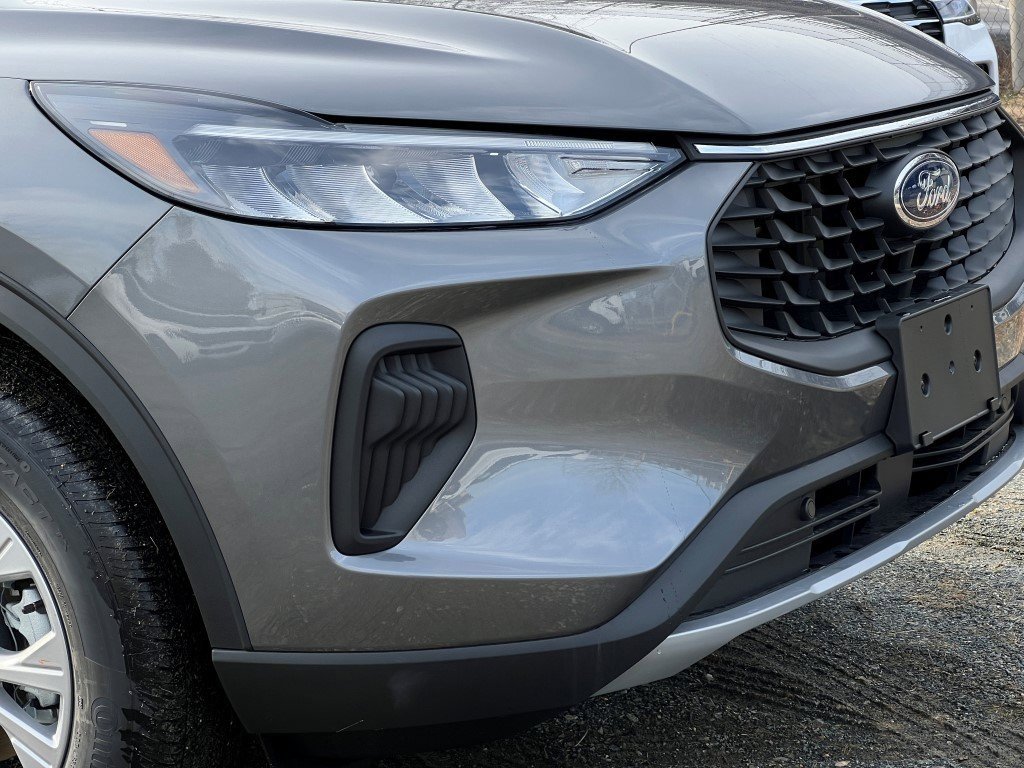 New 2026 Ford Escape Active w/ Active Premium Tech Pack AWD/4WD image 2