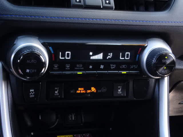 Used 2023 Toyota RAV4 XSE AWD/4WD image 32