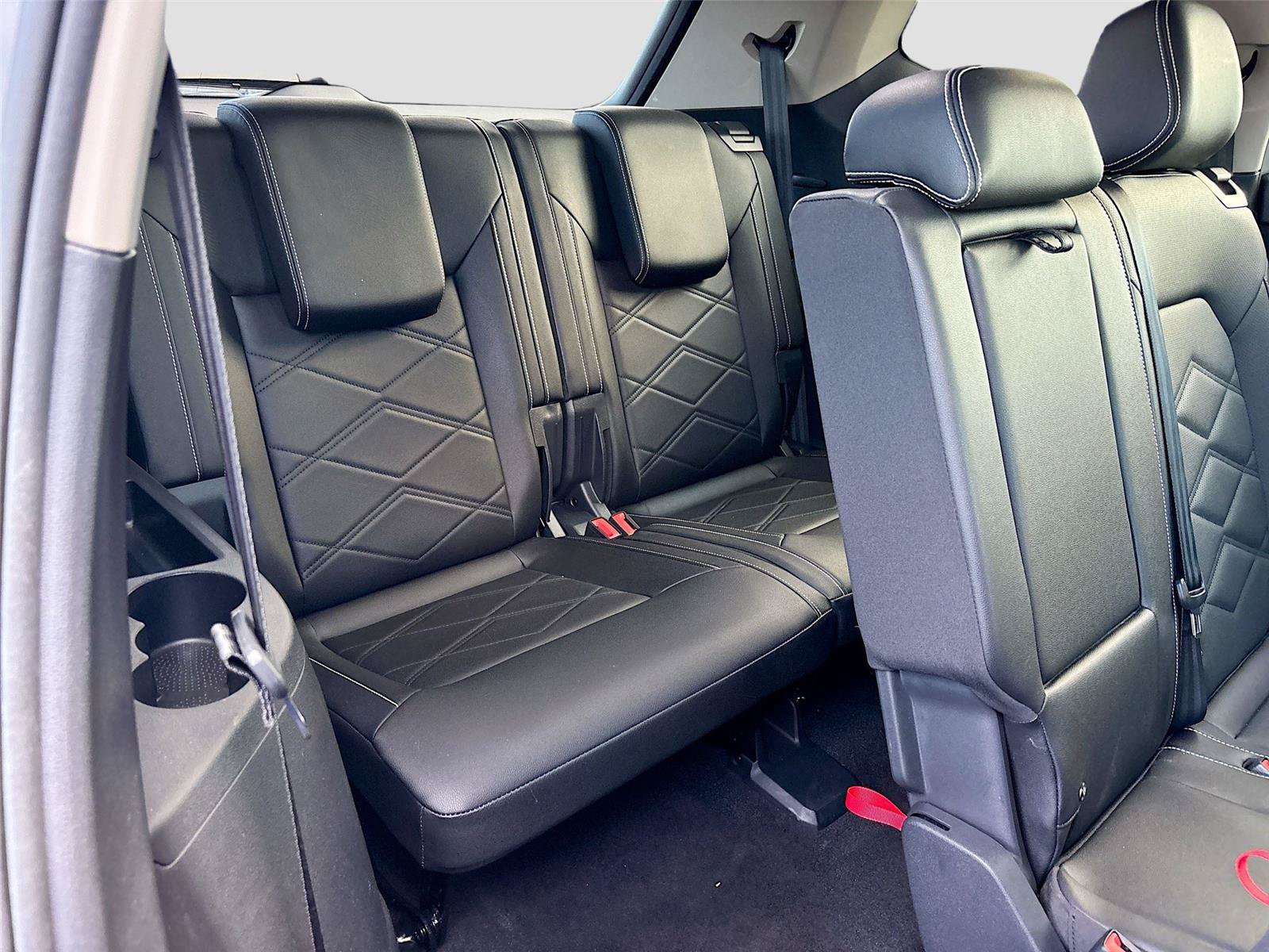 Used 2025 Volkswagen Atlas SE FWD image 37