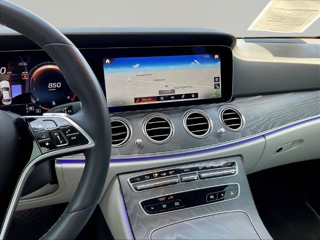 Used 2022 Mercedes-Benz E 350 Sedan w/ Driver Assistance Package image 11