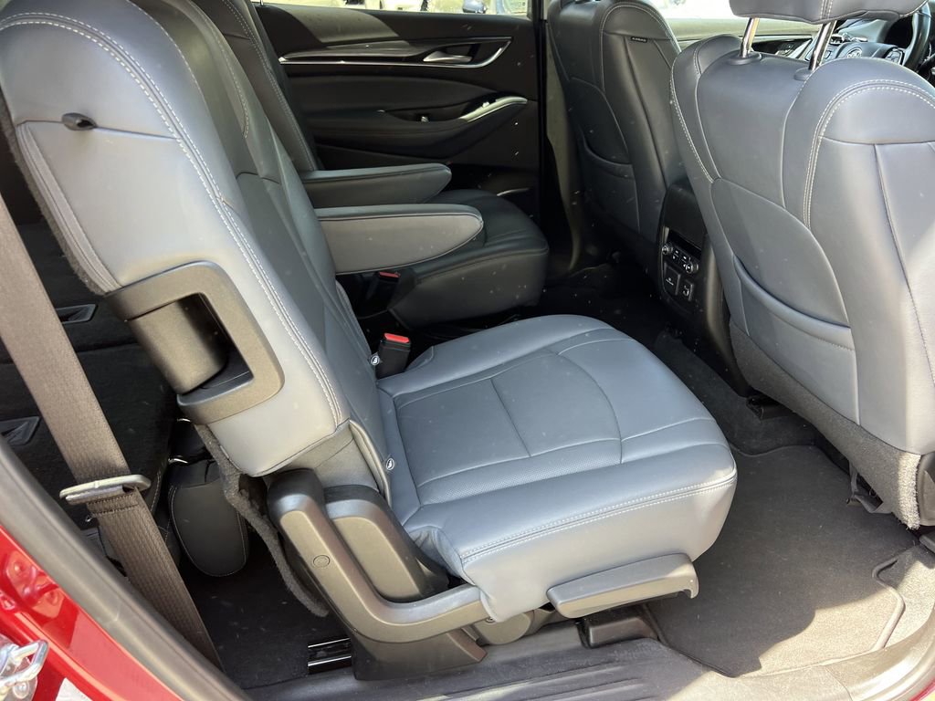 Used 2024 Buick Enclave Premium image 13