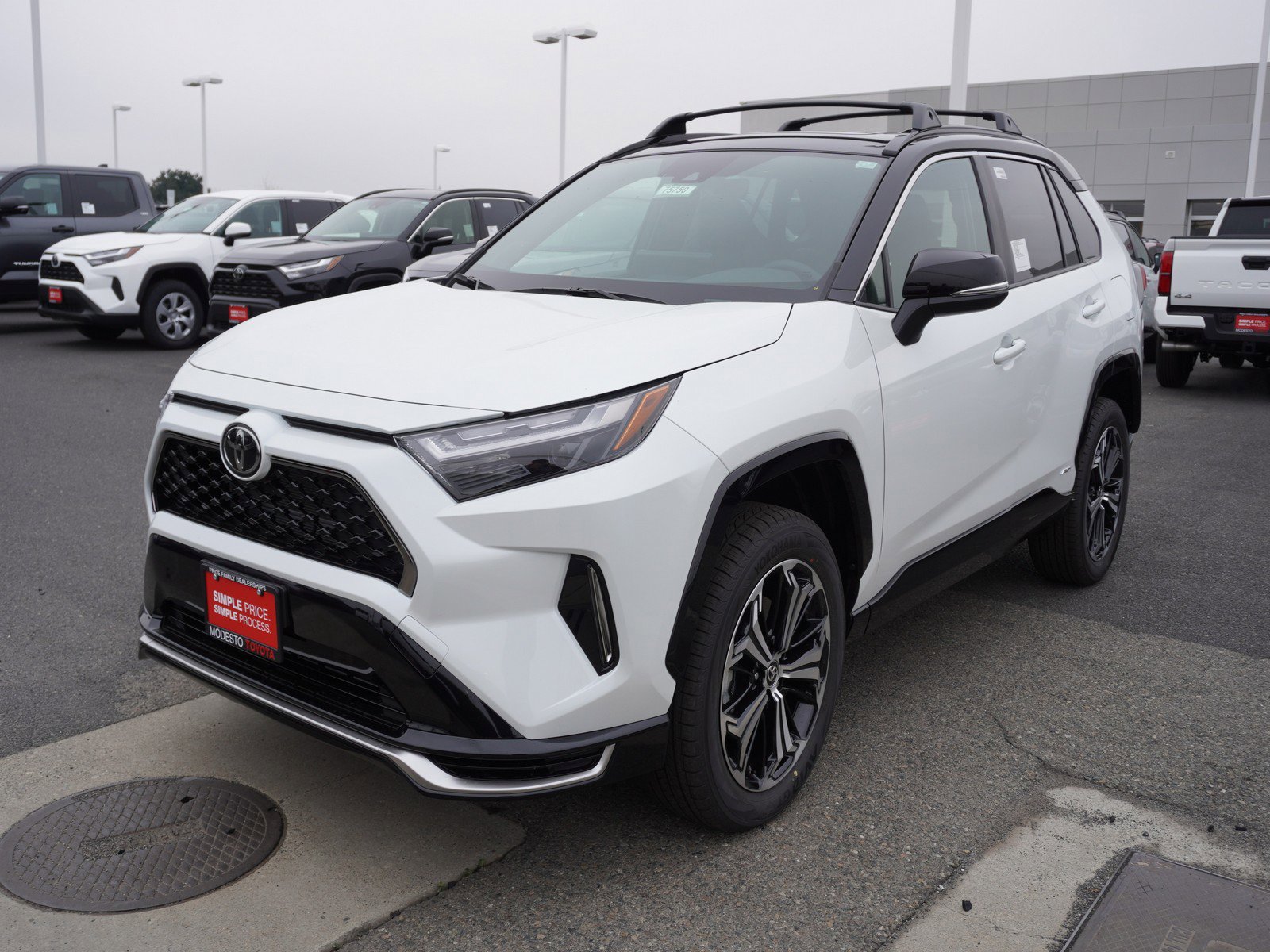 New 2025 Toyota RAV4 XSE image 8