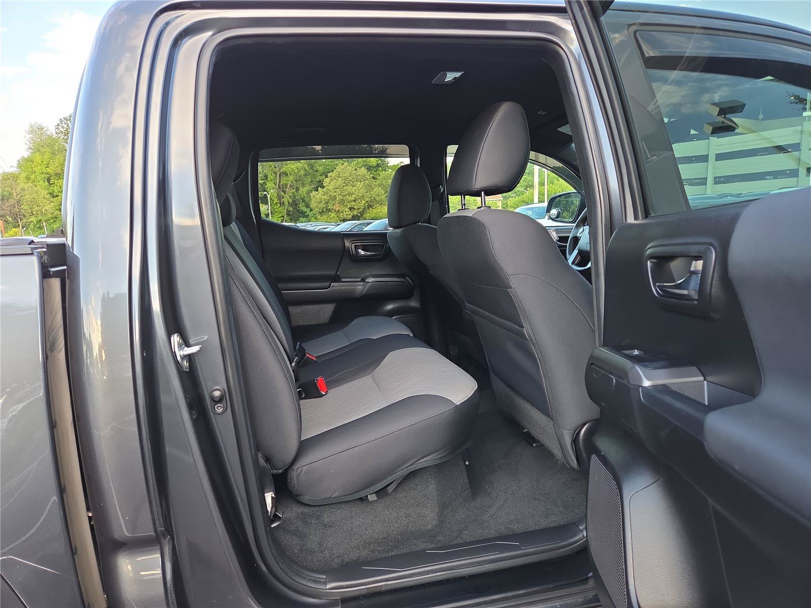 Used 2023 Toyota Tacoma TRD Sport AWD/4WD image 27