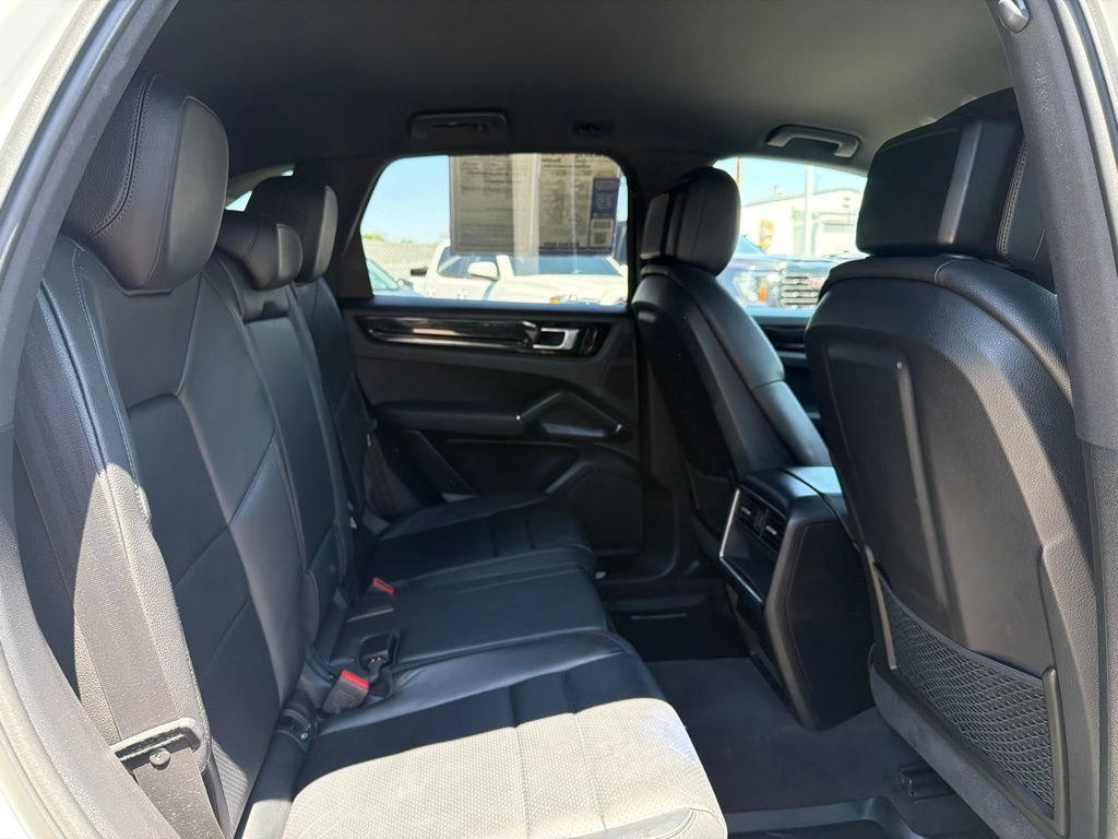 Used 2020 Porsche Cayenne AWD/4WD image 13