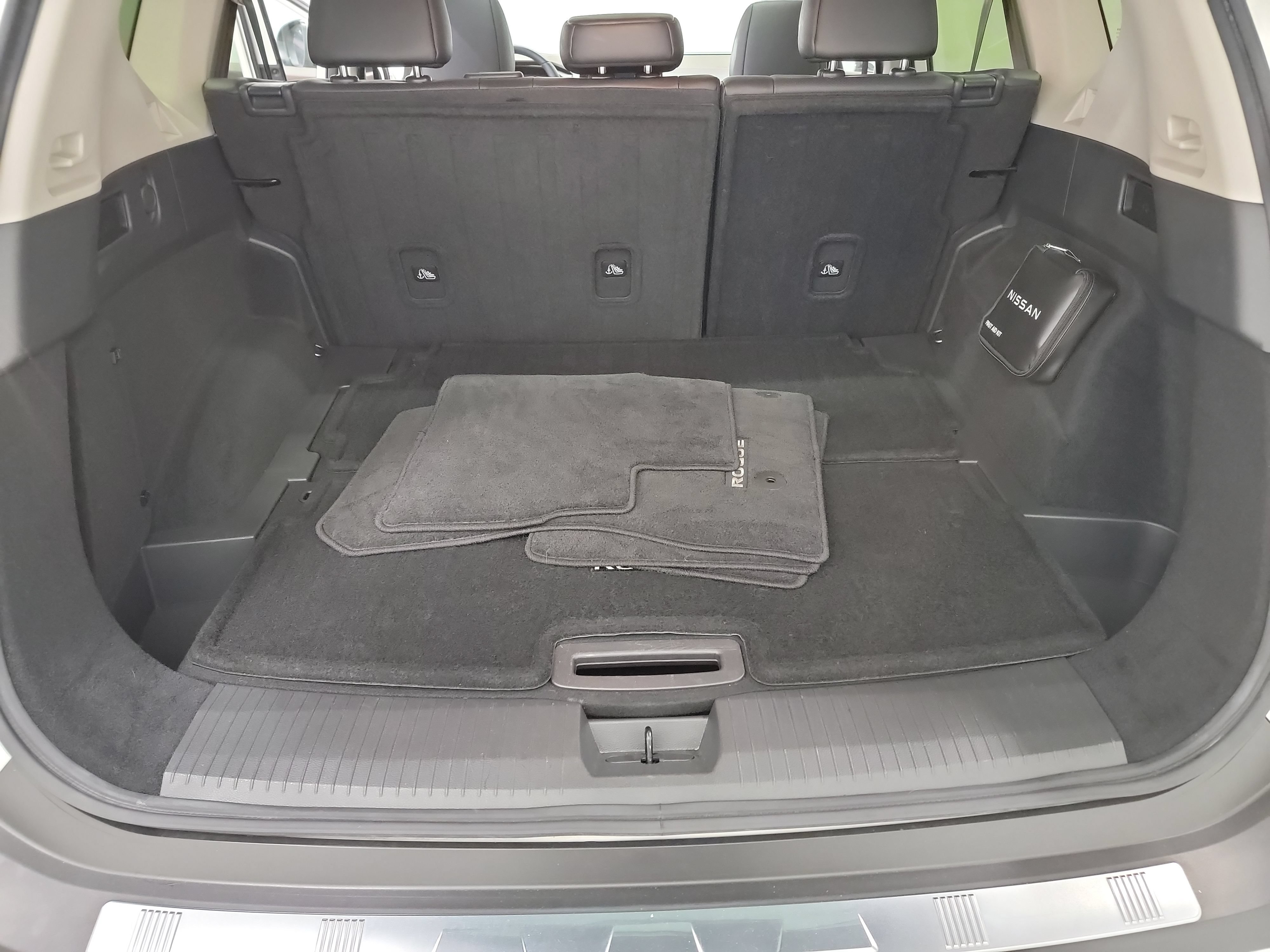 Used 2023 Nissan Rogue Platinum w/ Platinum Premium Package AWD/4WD image 26