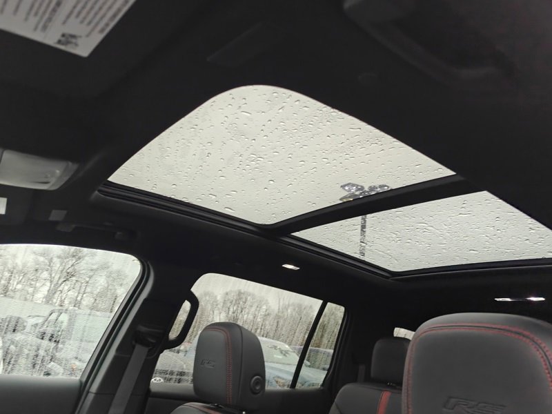 Certified 2024 Chevrolet Traverse RS w/ LPO, Floor Liner Package image 9