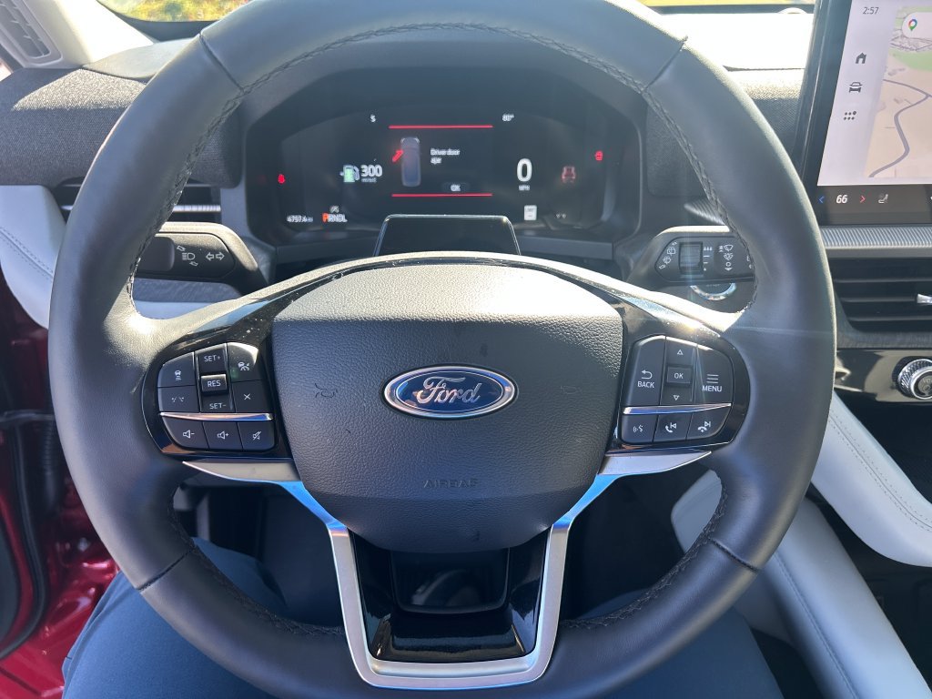 Used 2026 Ford Explorer Platinum w/ LUX Leather Package AWD/4WD image 17