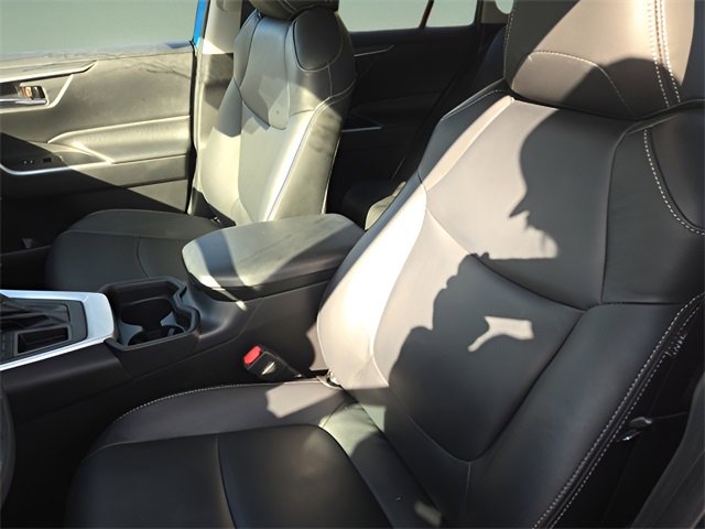 Used 2020 Toyota RAV4 XLE image 11