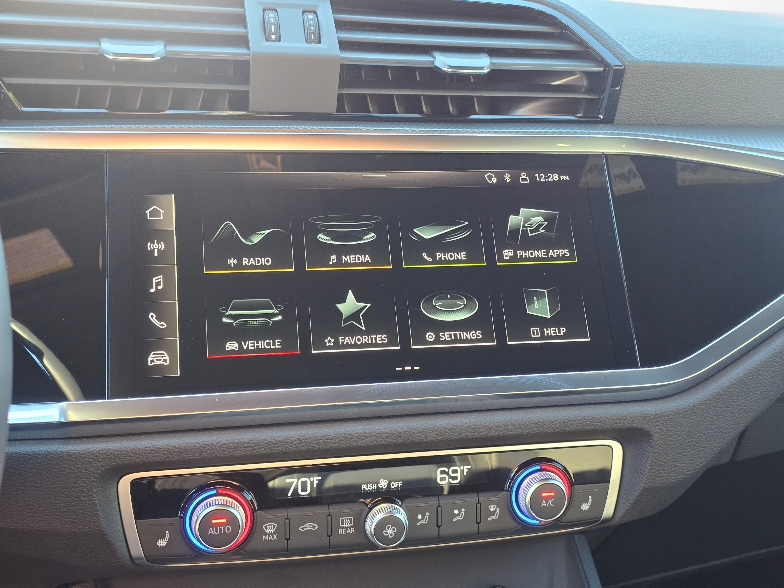 Certified 2025 Audi Q3 2.0T Premium AWD/4WD image 14