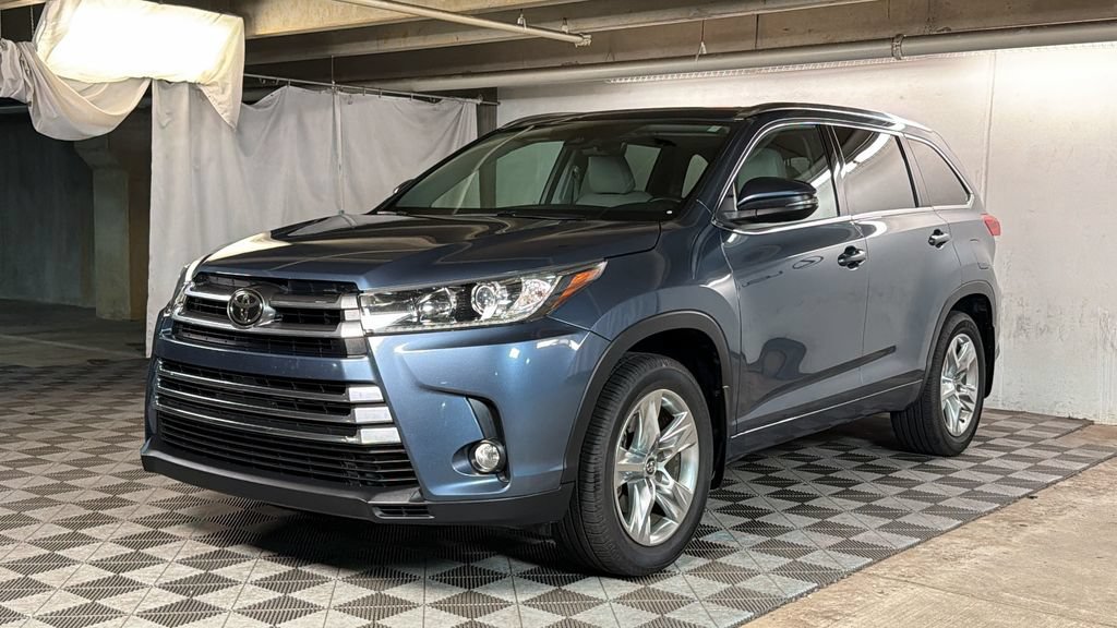 Used 2017 Toyota Highlander Limited AWD/4WD image 2