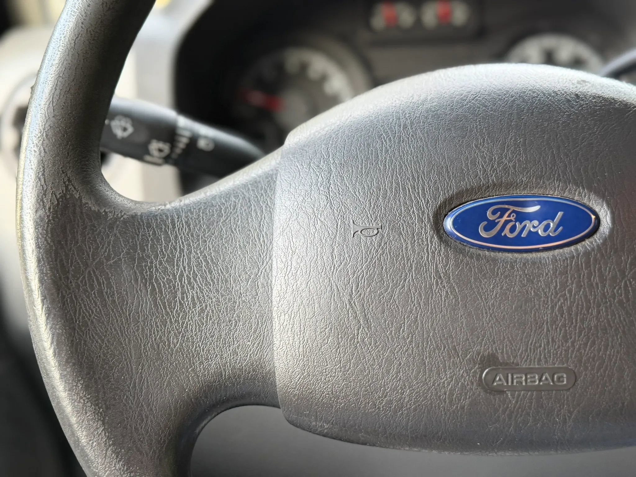 Used 2016 Ford E-350 and Econoline 350 Super Duty RWD image 23