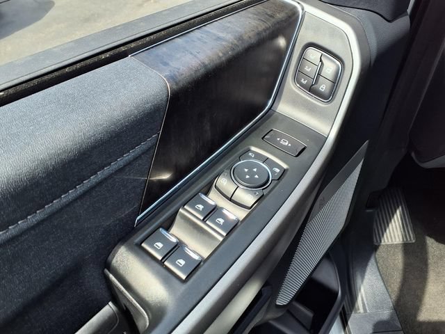 New 2026 Ford F250 Lariat w/ Black Appearance Package AWD/4WD image 11