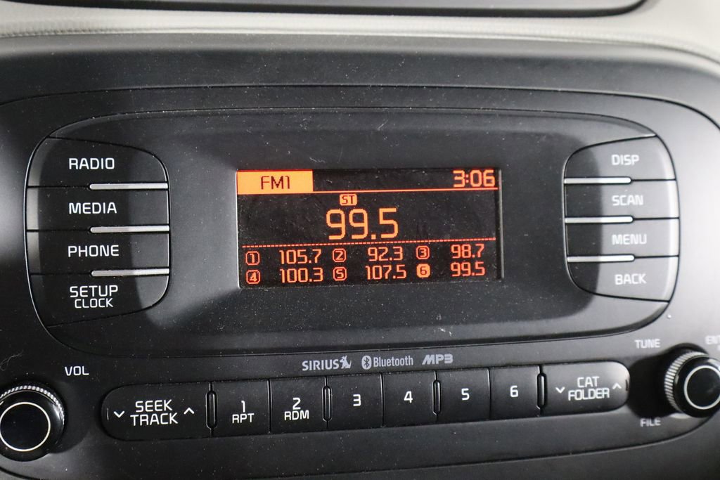 Used 2015 Kia Soul + image 25