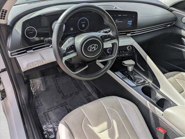 Used 2023 Hyundai Elantra Limited image 10