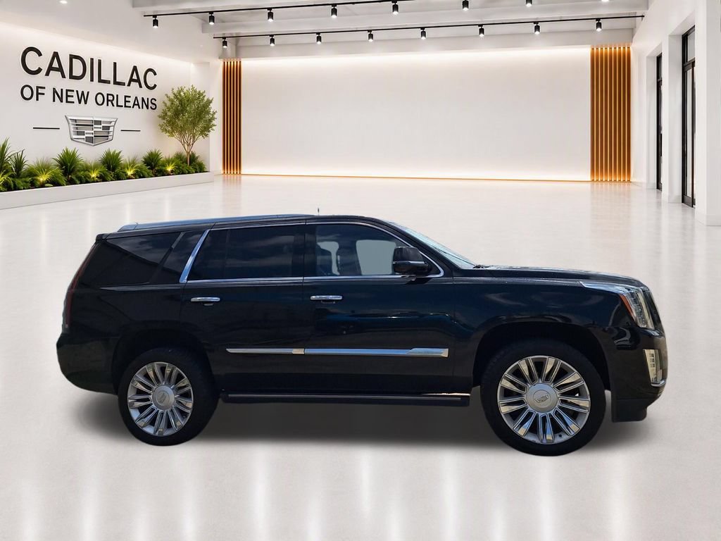 Used 2017 Cadillac Escalade Platinum AWD/4WD image 4