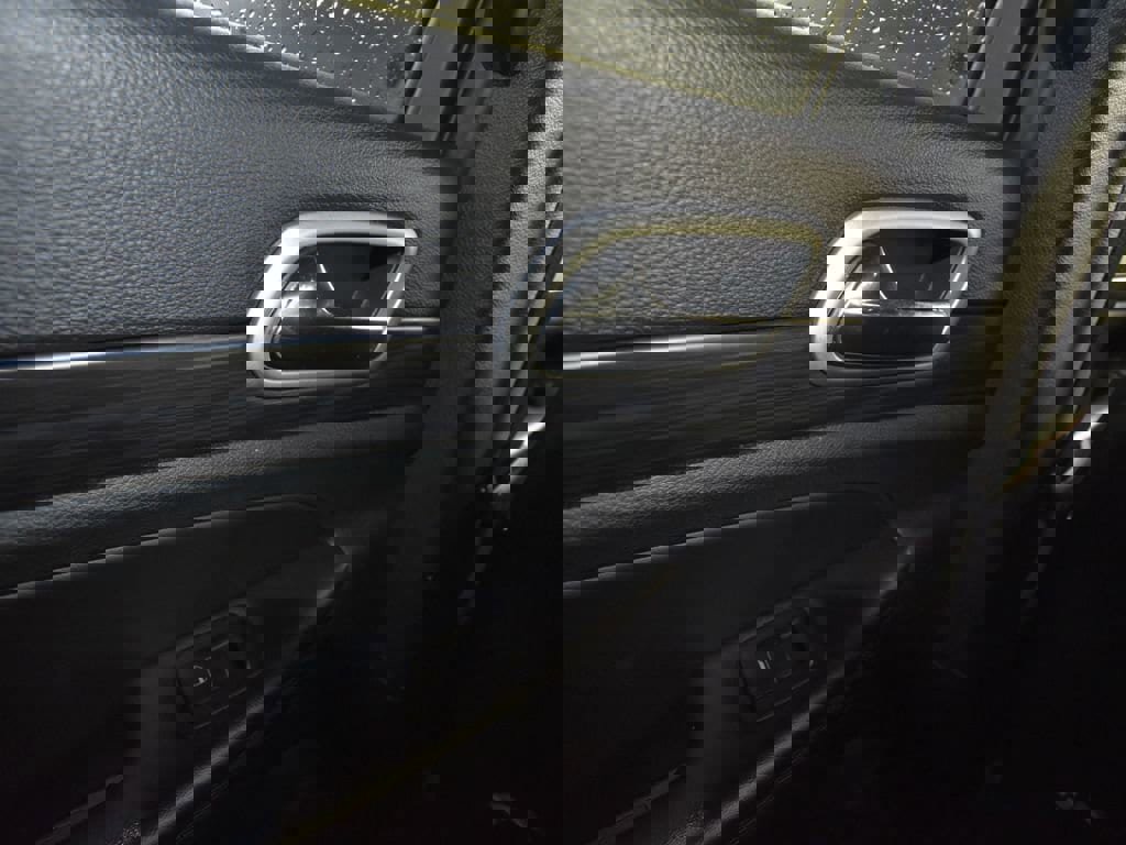 Used 2022 Jeep Grand Cherokee Laredo X image 27