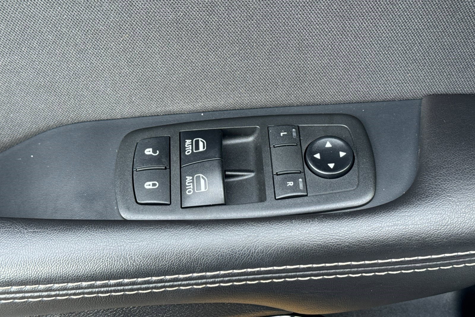 Used 2019 Dodge Challenger SRT Hellcat image 12