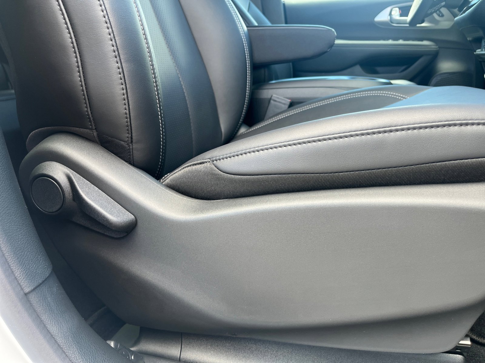 New 2026 Chrysler Pacifica Select image 29