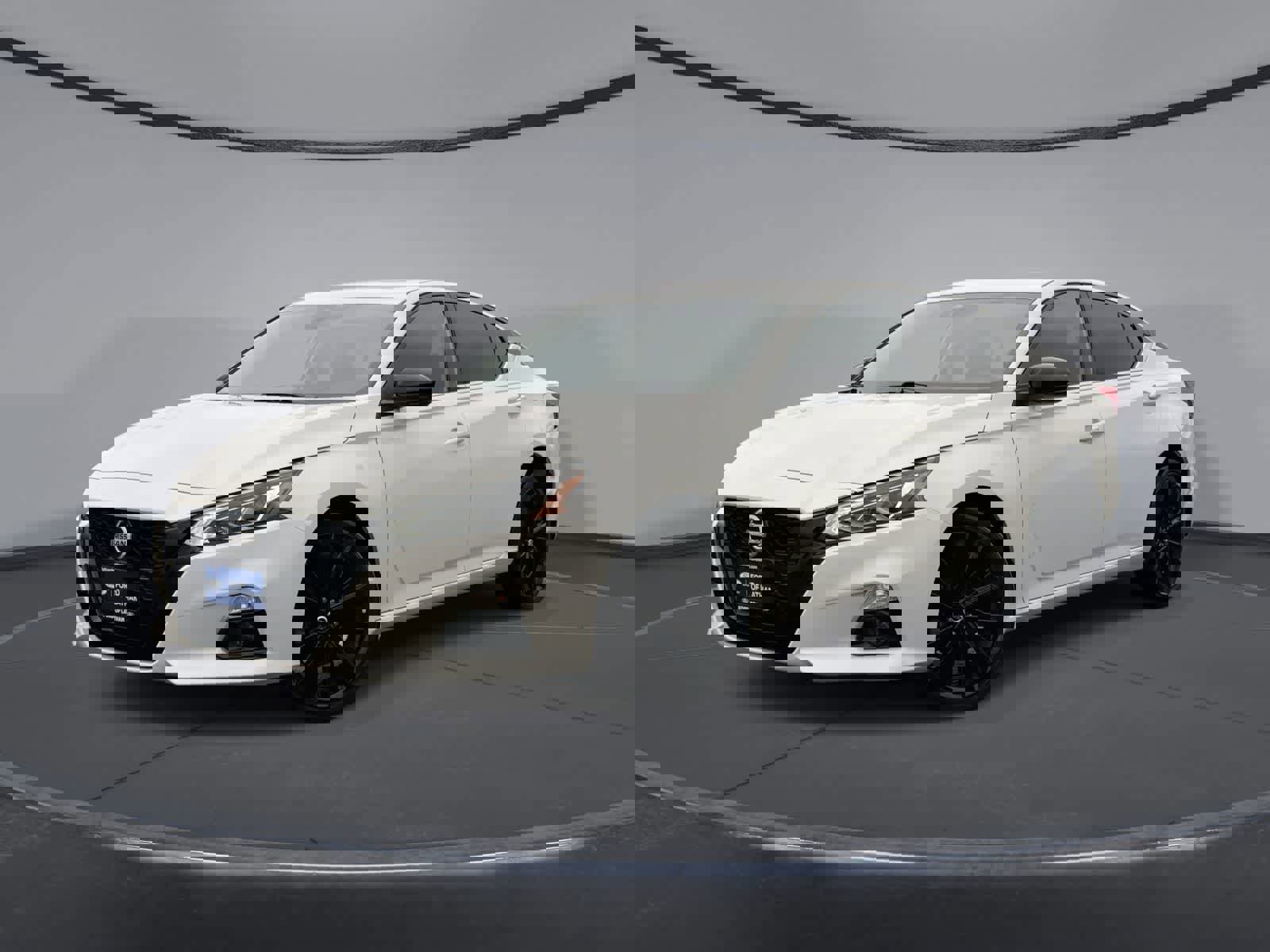 Used 2022 Nissan Altima 2.5 SR w/ Midnight Edition Package image 1