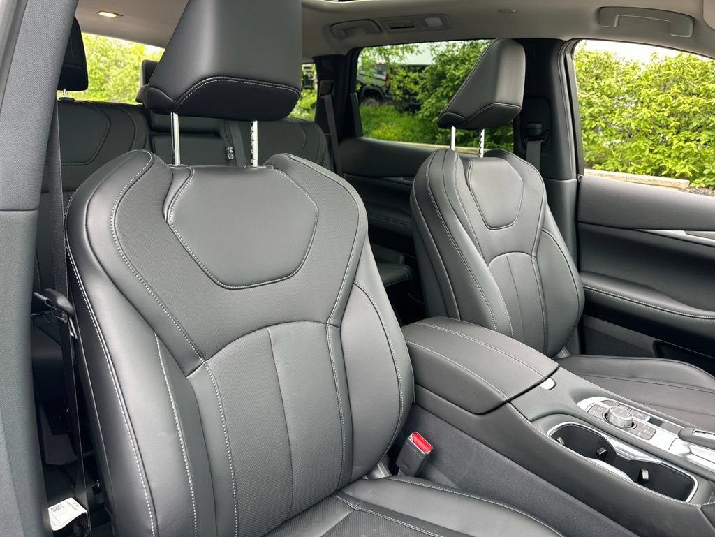 New 2027 INFINITI QX60 Luxe w/ Cargo Package AWD/4WD image 18